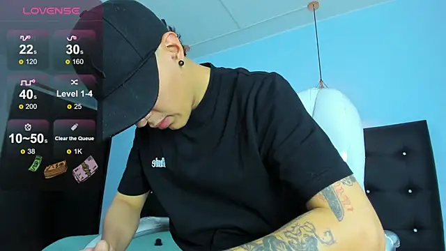 Lobo 17  online show from 12-20-25, 03:46