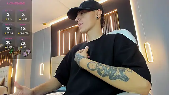 Lobo 17  online show from 03-21-26, 08:41