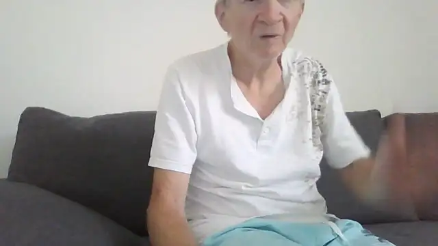 Snapshot of naturiste974 chatting on 06-14-26, 03:14 naturiste974 online show from 06-14-26, 03:14