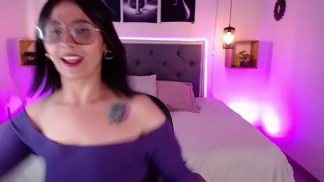 emily leinner online show from 09-30-25, 03:39