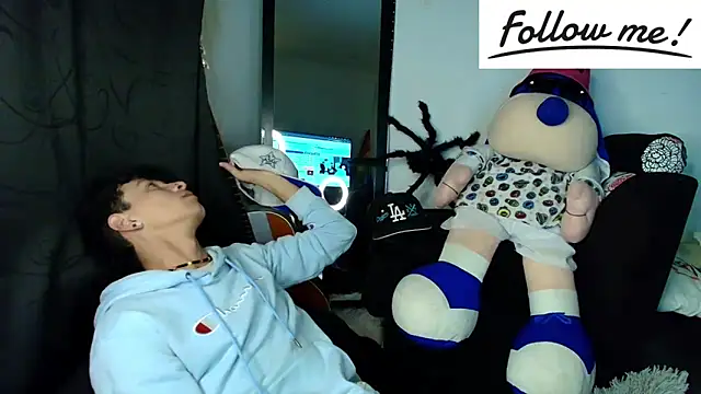 Snapshot of twink_sebas_ chatting on 12-11-24, 04:39 twink sebas online show from 12-11-24, 04:39