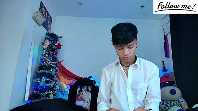 Snapshot of twink_sebas_ chatting on 12-22-24, 06:37 twink sebas online show from 12-22-24, 06:37