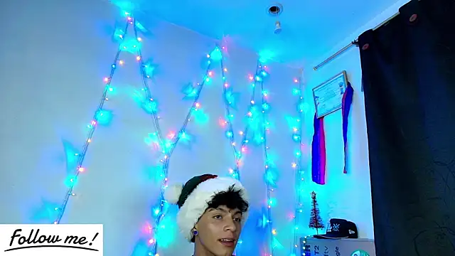 Snapshot of twink_sebas_ chatting on 12-30-24, 01:04 twink sebas online show from 12-30-24, 01:04
