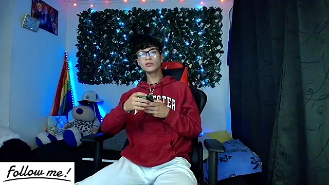 Snapshot of twink_sebas_ chatting on 01-11-25, 04:16 twink sebas online show from 01-11-25, 04:16