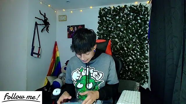 Snapshot of twink_sebas_ chatting on 01-18-25, 12:35 twink sebas online show from 01-18-25, 12:35