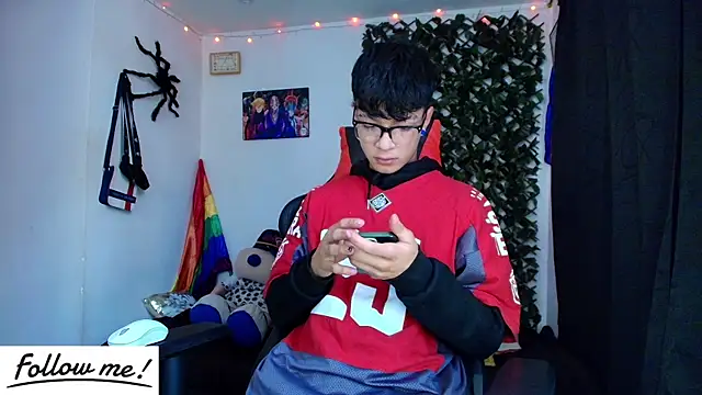 Snapshot of twink_sebas_ chatting on 01-19-25, 04:14 twink sebas online show from 01-19-25, 04:14