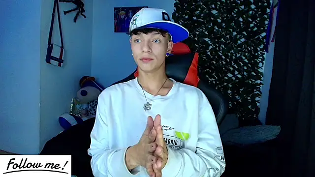 Snapshot of twink_sebas_ chatting on 01-31-25, 06:13 twink sebas online show from 01-31-25, 06:13