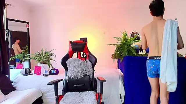 Snapshot of twink_sebas_ chatting on 10-11-25, 07:12 twink sebas online show from 10-11-25, 07:12