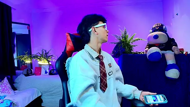 Snapshot of twink_sebas_ chatting on 10-12-25, 07:18 twink sebas online show from 10-12-25, 07:18