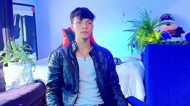 Snapshot of twink_sebas_ chatting on 10-15-25, 02:28 twink sebas online show from 10-15-25, 02:28