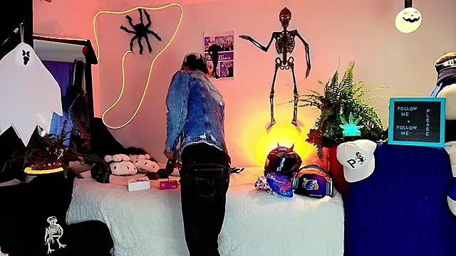 Snapshot of twink_sebas_ chatting on 10-21-25, 04:57 twink sebas online show from 10-21-25, 04:57