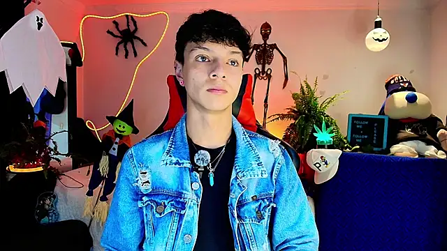 Snapshot of twink_sebas_ chatting on 10-22-25, 01:06 twink sebas online show from 10-22-25, 01:06