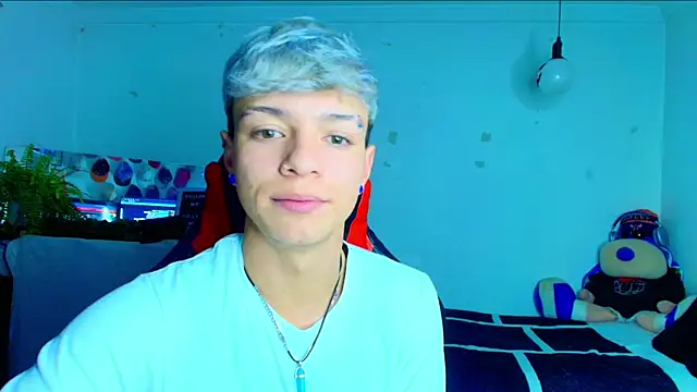 Snapshot of twink_sebas_ chatting on 11-29-25, 03:09 twink sebas online show from 11-29-25, 03:09