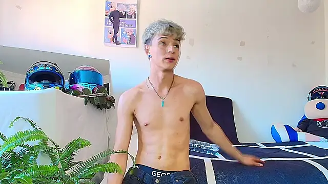 Snapshot of twink_sebas_ chatting on 12-13-25, 07:53 twink sebas online show from 12-13-25, 07:53