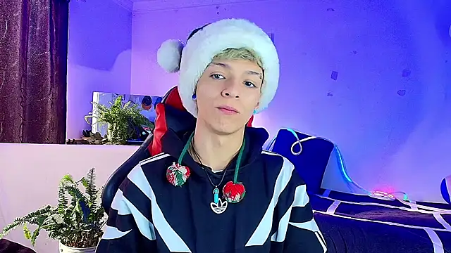 Snapshot of twink_sebas_ chatting on 12-16-25, 12:43 twink sebas online show from 12-16-25, 12:43