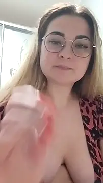 Snapshot of pussyCat_t chatting on 02-12-26, 05:52 pussyCat t online show from 02-12-26, 05:52