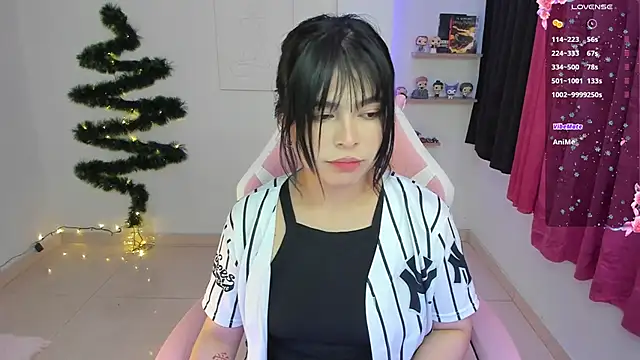 Snapshot of misshoneyxxx chatting on 01-08-25, 02:46 misshoneyxxx online show from 01-08-25, 02:46