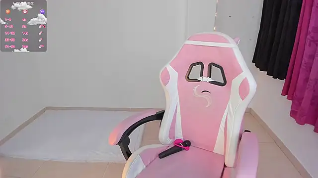 Snapshot of misshoneyxxx chatting on 01-22-25, 03:52 misshoneyxxx online show from 01-22-25, 03:52