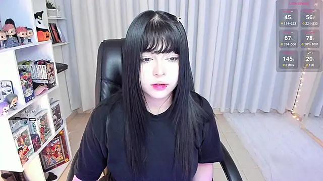 Snapshot of misshoneyxxx chatting on 09-09-25, 04:23 misshoneyxxx online show from 09-09-25, 04:23