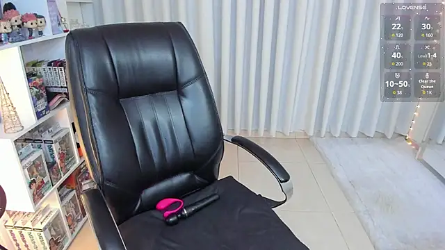 Snapshot of misshoneyxxx chatting on 11-08-25, 04:56 misshoneyxxx online show from 11-08-25, 04:56