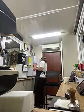 cinnabon  online show from 03-02-25, 03:27