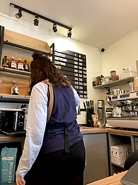 cinnabon  online show from 10-04-25, 10:35