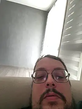 Snapshot of junior49280 chatting on 10-24-25, 01:51 junior49280 online show from 10-24-25, 01:51