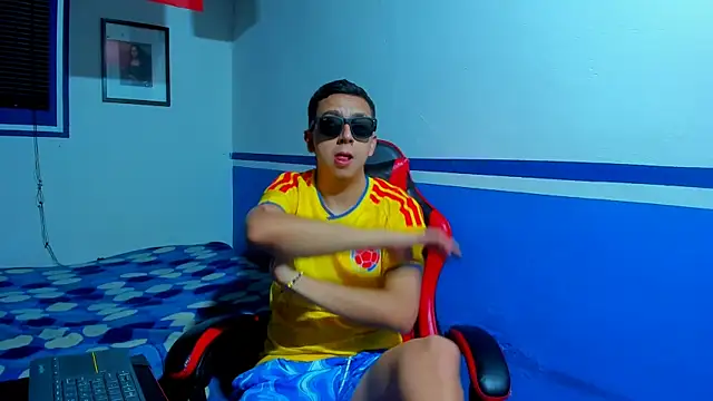 maxowens oficial online show from 06-18-26, 08:03