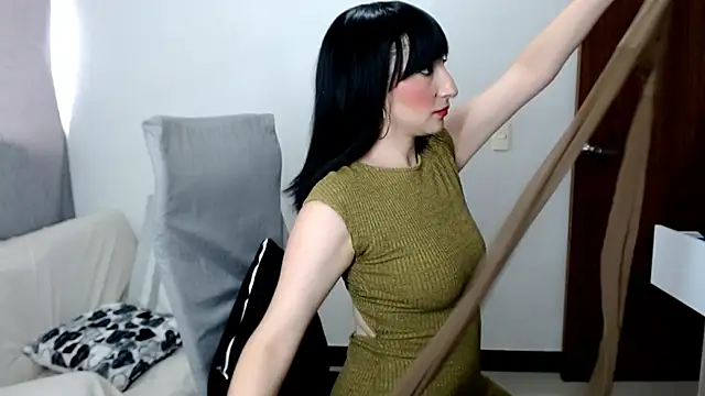 Snapshot of Laura-pervert chatting on 05-11-26, 09:12 Laura-pervert online show from 05-11-26, 09:12