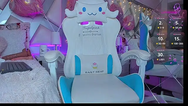 Snapshot of Amber_villalobos_ chatting on 02-14-25, 10:28 Amber villalobos online show from 02-14-25, 10:28