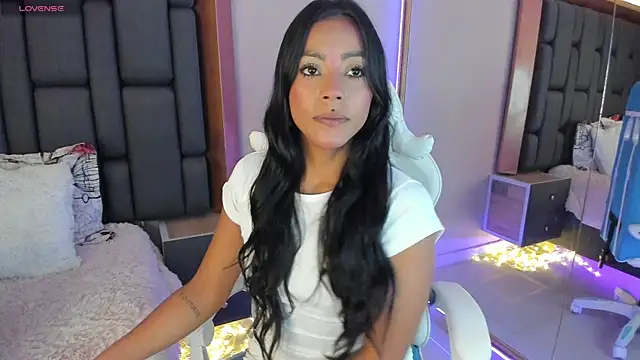 Snapshot of Amber_villalobos_ chatting on 02-22-25, 04:51 Amber villalobos online show from 02-22-25, 04:51