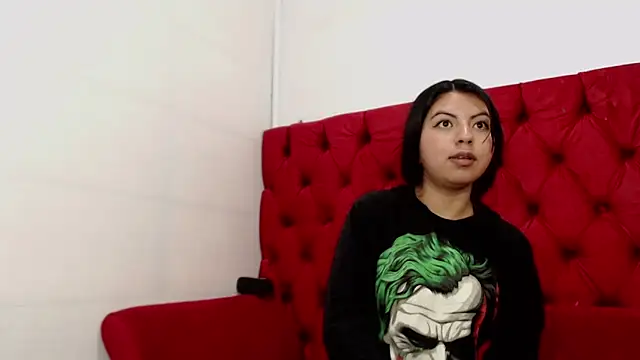 CarolineBrunx online show from 02-12-25, 07:13