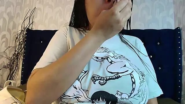 CarolineBrunx online show from 02-25-26, 04:11