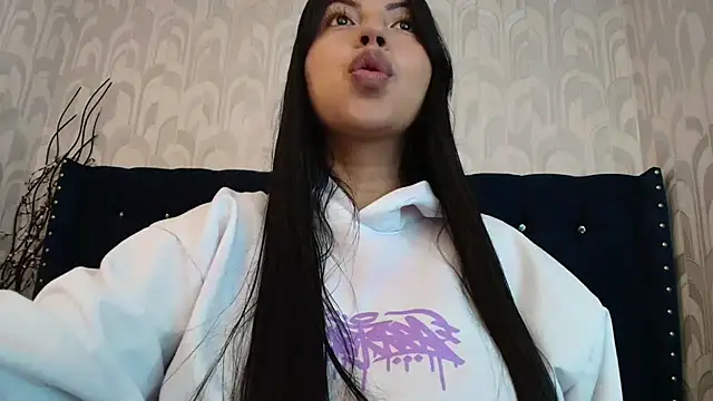 CarolineBrunx online show from 03-10-26, 02:16