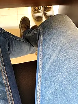 Ishan003 online show from 03-08-26, 09:57