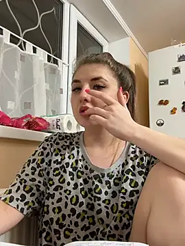 Snapshot of sexyy_girl_ chatting on 12-14-24, 05:03 sexyy girl online show from 12-14-24, 05:03