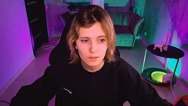 Snapshot of LolaAsmus chatting on 12-25-24, 09:13 LolaAsmus online show from 12-25-24, 09:13