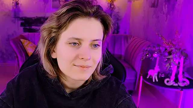 Snapshot of LolaAsmus chatting on 01-03-25, 08:10 LolaAsmus online show from 01-03-25, 08:10