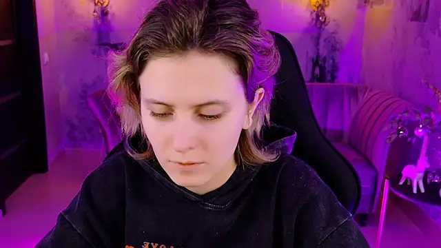 Snapshot of LolaAsmus chatting on 01-03-25, 02:19 LolaAsmus online show from 01-03-25, 02:19