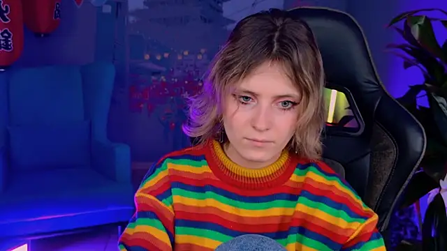 Snapshot of LolaAsmus chatting on 01-15-25, 11:10 LolaAsmus online show from 01-15-25, 11:10