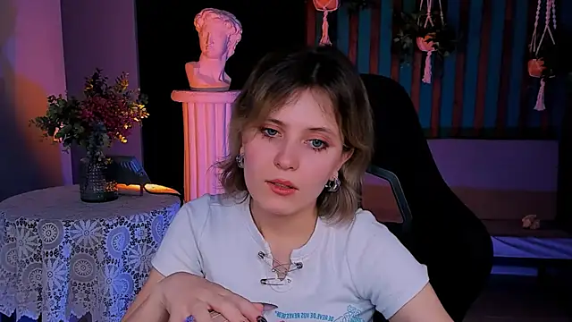 Snapshot of LolaAsmus chatting on 01-18-25, 08:20 LolaAsmus online show from 01-18-25, 08:20