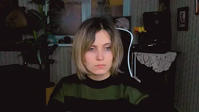 Snapshot of LolaAsmus chatting on 01-24-25, 05:10 LolaAsmus online show from 01-24-25, 05:10