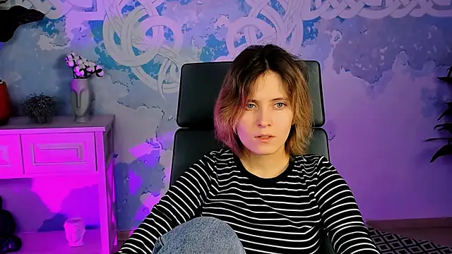 Snapshot of LolaAsmus chatting on 01-31-25, 08:11 LolaAsmus online show from 01-31-25, 08:11