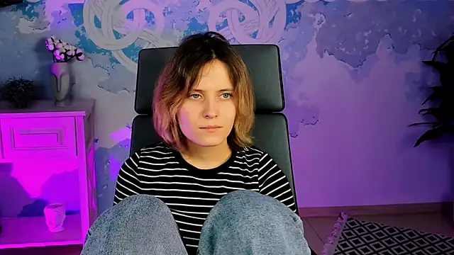 Snapshot of LolaAsmus chatting on 01-31-25, 02:17 LolaAsmus online show from 01-31-25, 02:17