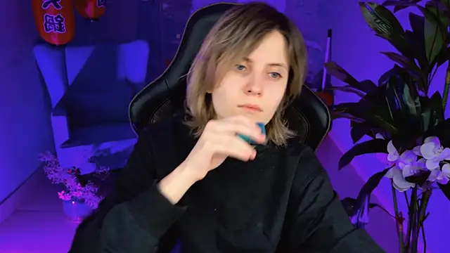 LolaAsmus online show from 02-04-25, 05:10