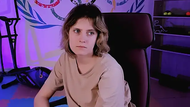 Snapshot of LolaAsmus chatting on 02-13-25, 02:20 LolaAsmus online show from 02-13-25, 02:20