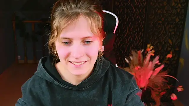 LolaAsmus online show from 02-18-25, 10:49