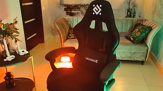 Snapshot of LolaAsmus chatting on 03-12-25, 11:20 LolaAsmus online show from 03-12-25, 11:20