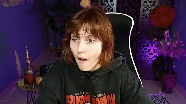 Snapshot of LolaAsmus chatting on 03-19-25, 01:07 LolaAsmus online show from 03-19-25, 01:07