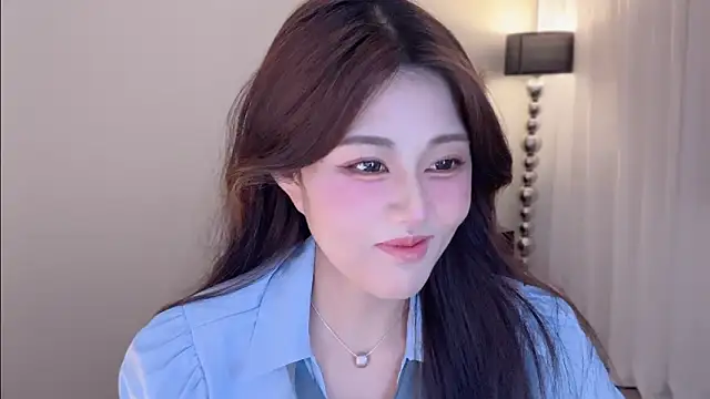 Strawberrybabyy1 online show from 10-15-25, 03:34